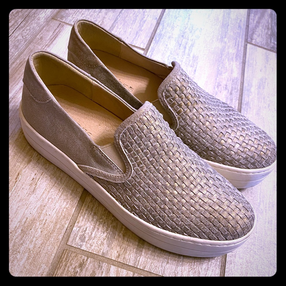 J/Slides Halsey Slides